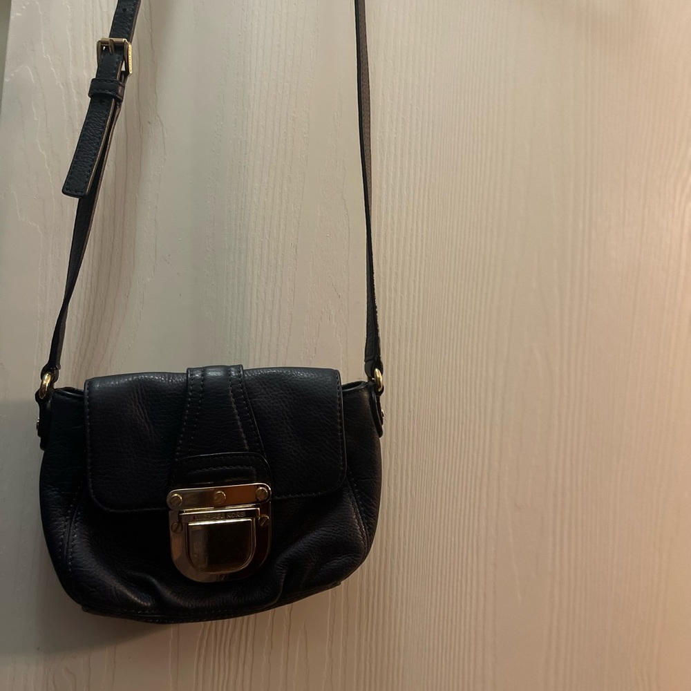 Michael kors crossbody - Picture 3 of 4